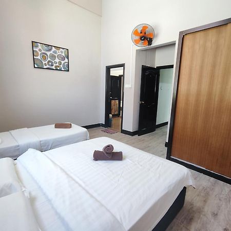 5 Bedrooms Penthouse 3 Bedrooms Apartment Marina Court Resort Condominium Kota Kinabalu Exteriör bild